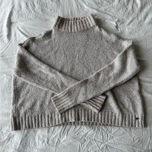 American Eagle Outfitters Light Gray Turtleneck Sweater